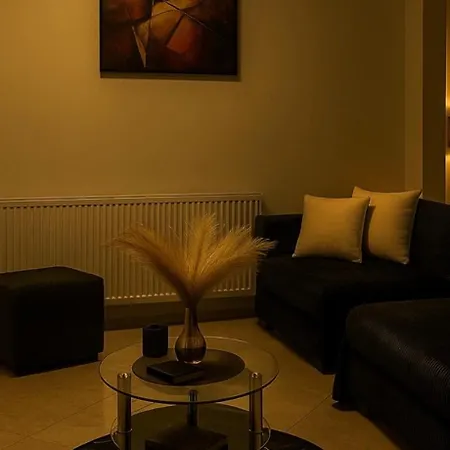 Nikol White Tower Of Apartamento *